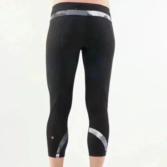 Lululemon Run: Inspire Crop II
Black / White Coal Tinted Canvas Super - Picture 1 of 10
